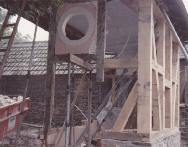 Erneuerung des Fachwerks der entkernten Kapelle